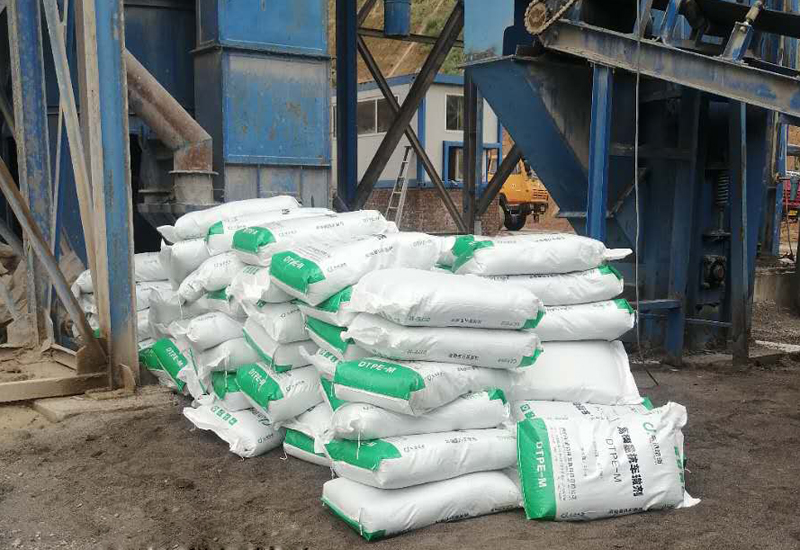 G340涓滃瓙綰褲丟307闈掗摱綰胯礬闈㈠ぇ淇? /></div></li>
<li><div id=